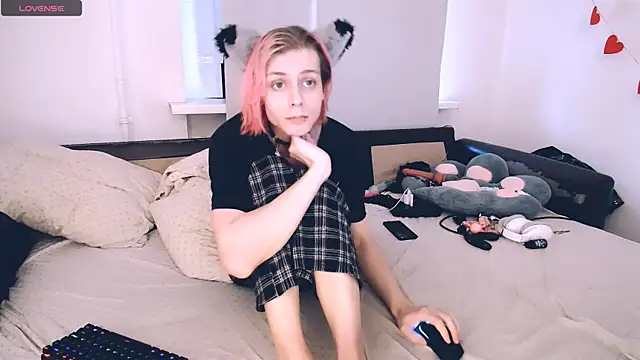 Littlepinkcat online show from 04/06/26, 01:58