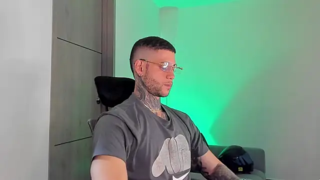  jamesleandros1 online show from 05/03/26, 04:18