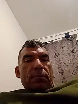 Snapshot of Daddy1972 chatting on 12/29/24, 11:29 Daddy1972 online show from 12/29/24, 11:29