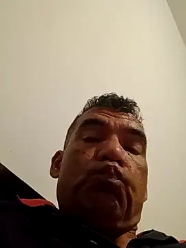 Snapshot of Daddy1972 chatting on 01/05/25, 04:59 Daddy1972 online show from 01/05/25, 04:59