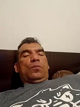 Snapshot of Daddy1972 chatting on 01/26/25, 06:16 Daddy1972 online show from 01/26/25, 06:16