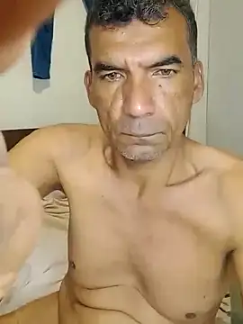 Snapshot of Daddy1972 chatting on 01/30/25, 09:36 Daddy1972 online show from 01/30/25, 09:36