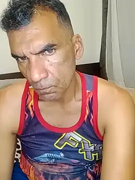 Snapshot of Daddy1972 chatting on 02/08/25, 02:47 Daddy1972 online show from 02/08/25, 02:47