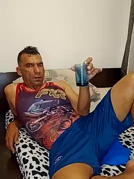 Snapshot of Daddy1972 chatting on 02/08/25, 01:22 Daddy1972 online show from 02/08/25, 01:22