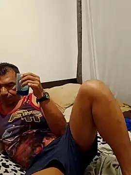 Snapshot of Daddy1972 chatting on 02/09/25, 06:16 Daddy1972 online show from 02/09/25, 06:16