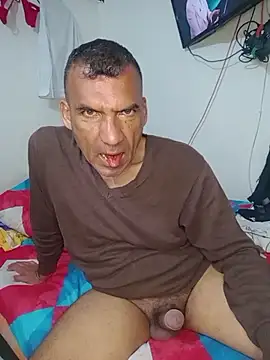 Snapshot of Daddy1972 chatting on 10/28/25, 11:51 Daddy1972 online show from 10/28/25, 11:51