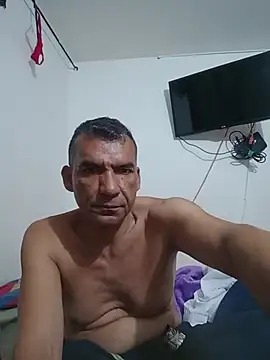 Snapshot of Daddy1972 chatting on 11/02/25, 11:23 Daddy1972 online show from 11/02/25, 11:23