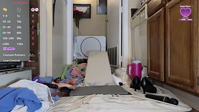 LoveSaraChristine online show from 04/17/26, 06:11