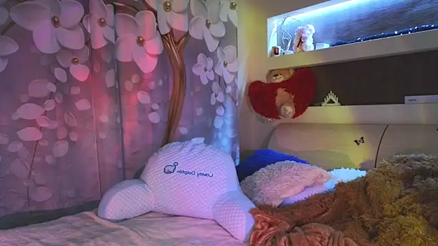 Snapshot of Malika_uAngel chatting on 01/21/25, 10:30 Malika uAngel online show from 01/21/25, 10:30