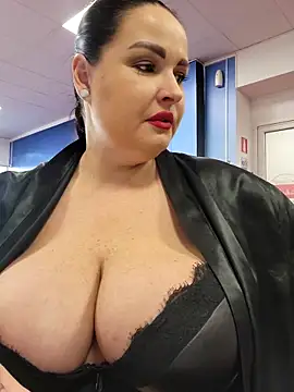 GeorgiaLerox online show from 10/21/25, 11:22