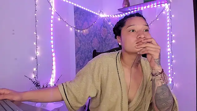 Eva Lee  online show from 03/01/26, 09:00