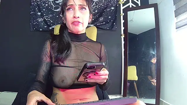 EvangelineCors online show from 04/18/26, 06:45