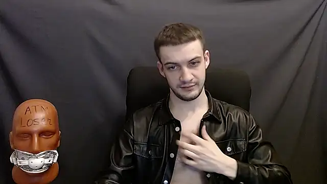 Snapshot of _Damien_thorn_ chatting on 12/21/24, 08:43  Damien thorn  online show from 12/21/24, 08:43