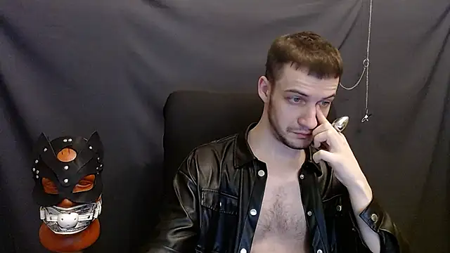 Snapshot of _Damien_thorn_ chatting on 01/13/25, 02:39  Damien thorn  online show from 01/13/25, 02:39