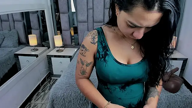 EMMAHILL1 online show from 04/09/26, 11:15