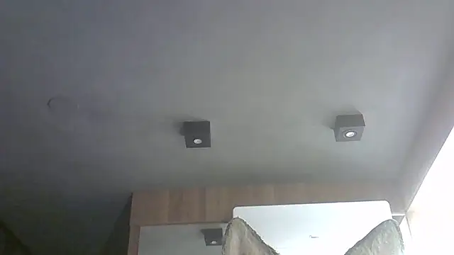 Skinny-Kitten online show from 11/22/25, 10:53