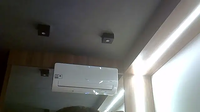 Skinny-Kitten online show from 01/11/26, 12:32