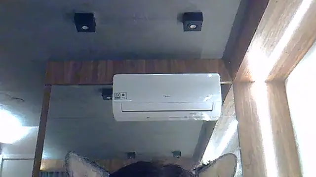 Snapshot of Skinny-Kitten chatting on 07/18/26, 04:22 Skinny-Kitten online show from 07/18/26, 04:22