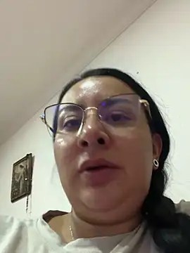 Abril Luv online show from 03/07/25, 01:53