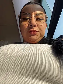 Abril Luv online show from 03/11/25, 12:17