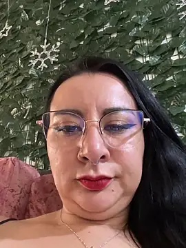 Abril Luv online show from 03/11/25, 03:23