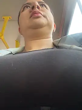 Abril Luv online show from 10/14/25, 12:06