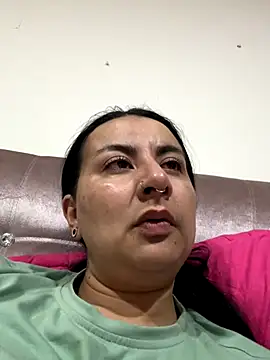 Abril Luv online show from 10/30/25, 02:02