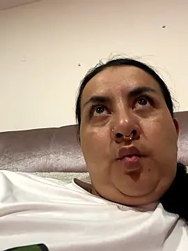 Abril Luv online show from 01/10/26, 01:40