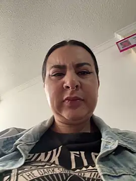 Abril Luv online show from 03/23/26, 01:15