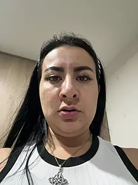 Snapshot of Abril_Luv chatting on 04/23/26, 12:45 Abril Luv online show from 04/23/26, 12:45