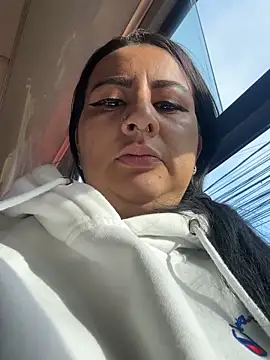 Snapshot of Abril_Luv chatting on 04/23/26, 12:29 Abril Luv online show from 04/23/26, 12:29