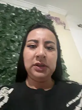 Snapshot of Abril_Luv chatting on 04/25/26, 11:35 Abril Luv online show from 04/25/26, 11:35