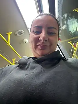 Snapshot of Abril_Luv chatting on 05/08/26, 12:38 Abril Luv online show from 05/08/26, 12:38