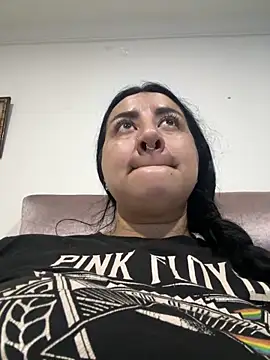 Snapshot of Abril_Luv chatting on 05/18/26, 01:13 Abril Luv online show from 05/18/26, 01:13