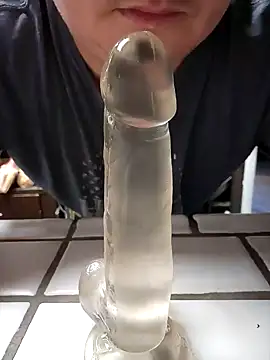 Snapshot of valhallacouple420 chatting on 02/05/25, 11:17 valhallacouple420 online show from 02/05/25, 11:17