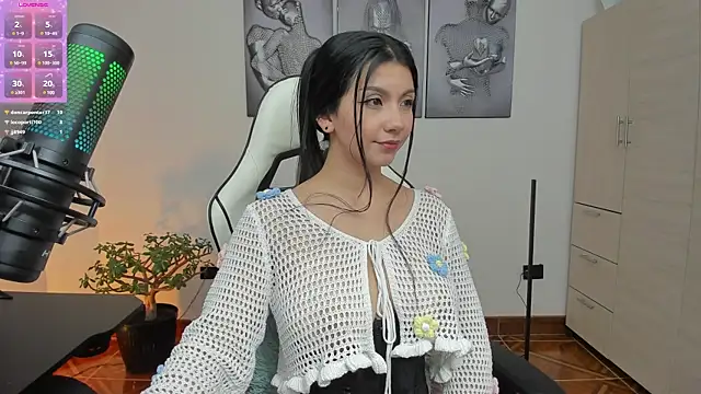 Gisell1501997 online show from 02/21/25, 09:00