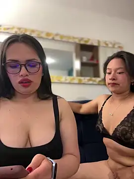 Snapshot of andra_rose chatting on 02/16/25, 12:19 andra rose online show from 02/16/25, 12:19