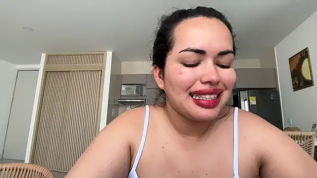 Snapshot of andra_rose chatting on 05/06/26, 04:34 andra rose online show from 05/06/26, 04:34