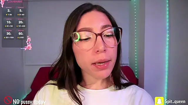 Snapshot of Spit_queen chatting on 11/15/25, 03:48 Spit queen online show from 11/15/25, 03:48