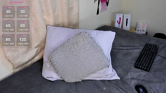 Juli Castillo8 online show from 02/10/25, 05:09