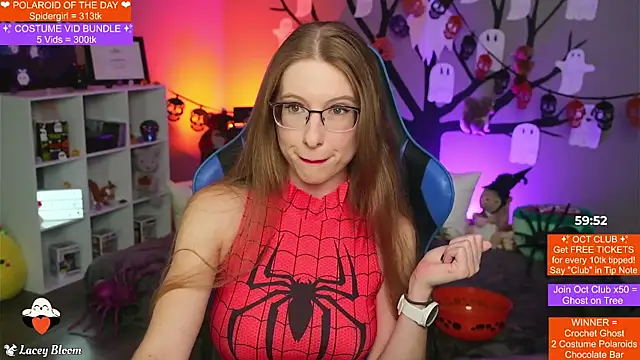 TheLaceyBloom online show from 10/31/25, 01:28