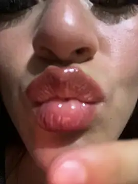 Snapshot of LuceroRm chatting on 02/26/25, 01:53 LuceroRm online show from 02/26/25, 01:53