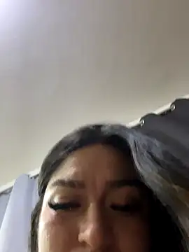 Snapshot of LuceroRm chatting on 10/01/25, 06:19 LuceroRm online show from 10/01/25, 06:19