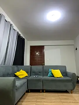 Snapshot of LuceroRm chatting on 10/28/25, 05:44 LuceroRm online show from 10/28/25, 05:44