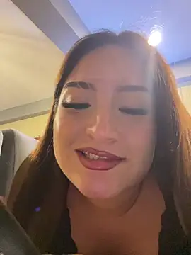 Snapshot of LuceroRm chatting on 07/22/26, 04:37 LuceroRm online show from 07/22/26, 04:37