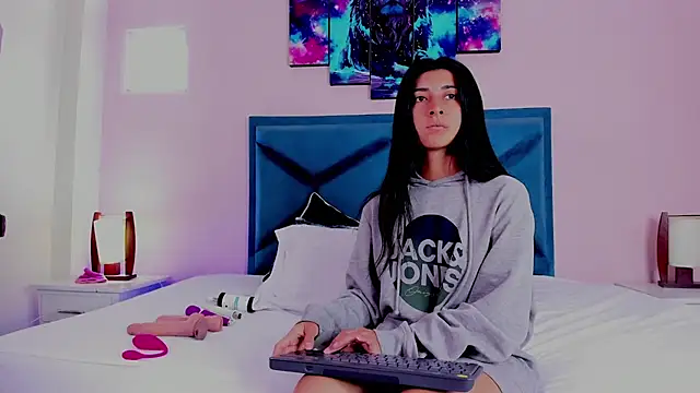 EmmaWilliamss online show from 01/02/25, 01:51