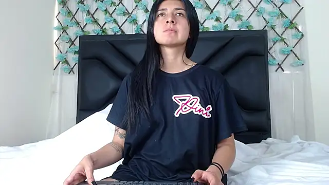 EmmaWilliamss online show from 10/02/25, 03:41