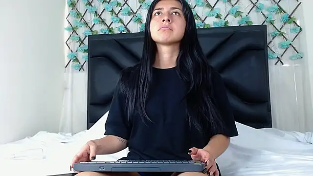 EmmaWilliamss online show from 10/08/25, 03:31