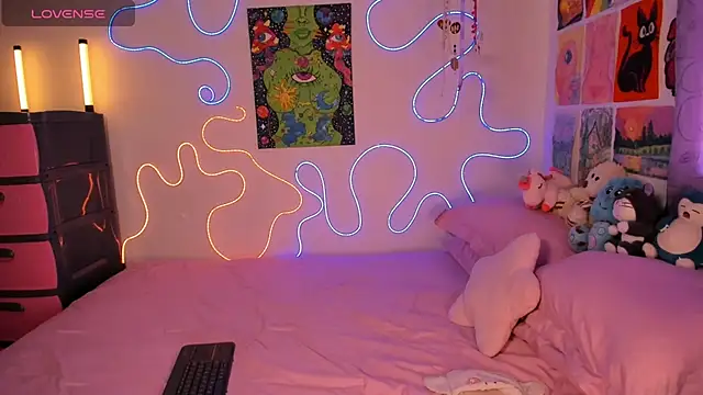 Cinnamon Meow online show from 03/13/26, 01:29