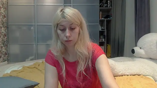 KyliePag online show from 01/11/26, 04:28